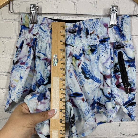 Lululemon Hotty Hot Shorts II Size 4 Athletic Run Abstract Artsy 4' Inseam Y2K - Picture 11 of 15